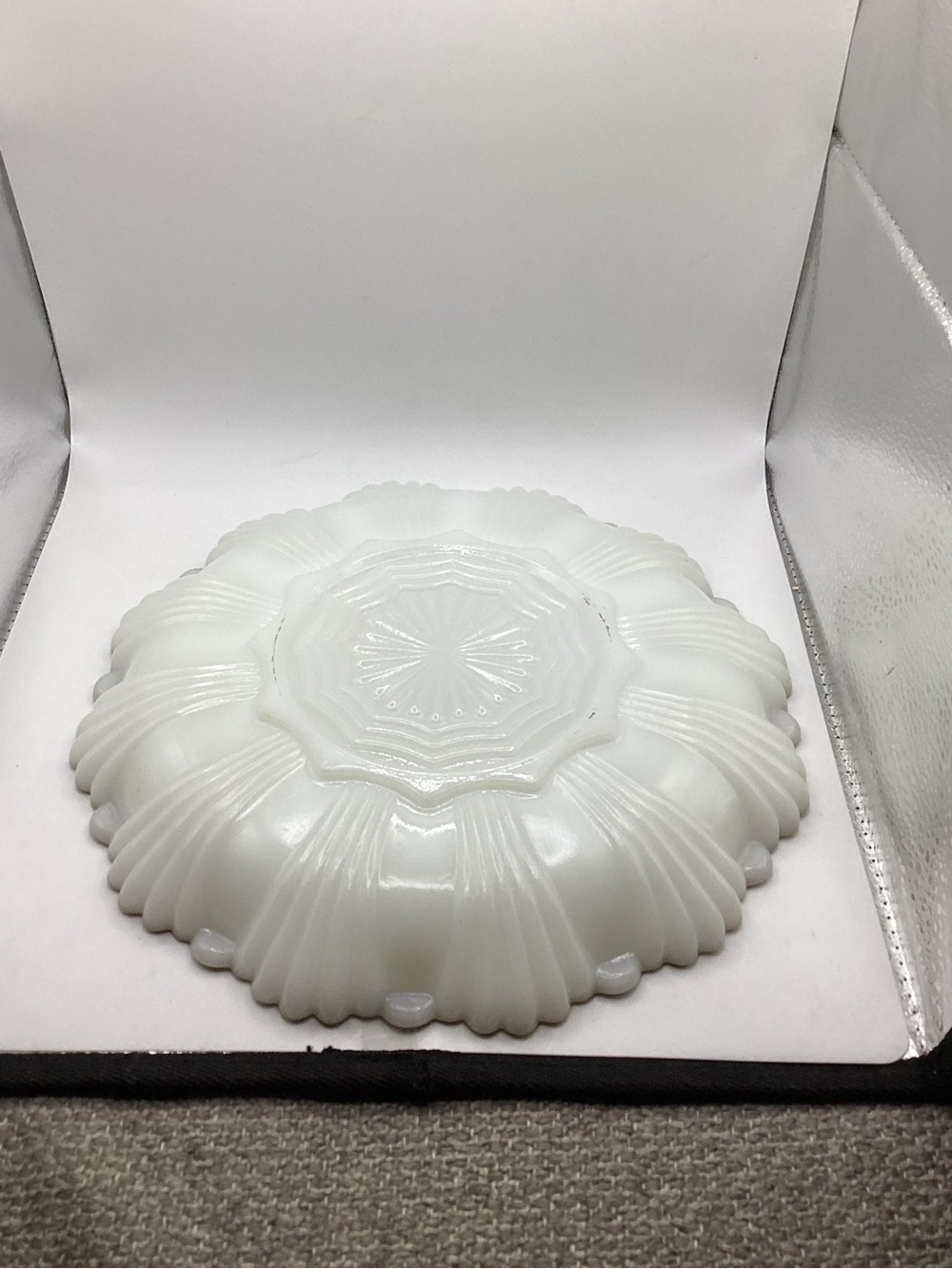 vintage Anchor Hocking Fire-King milk glass deviled egg platter Beautiful! - Picture 2 of 2